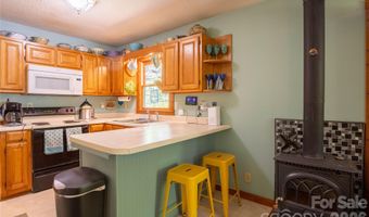 8 Westward Way, Bakersville, NC 28705