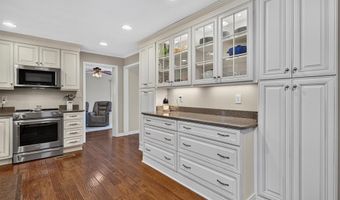 379 NE Morningside Ln, Abingdon, VA 24210