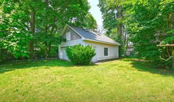 23 Maple Dr, Amityville, NY 11701