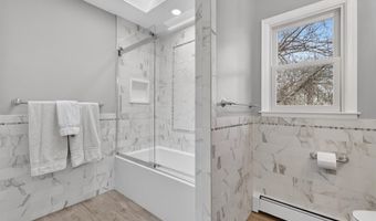 6 Amanda Ct, Airmont, NY 10952