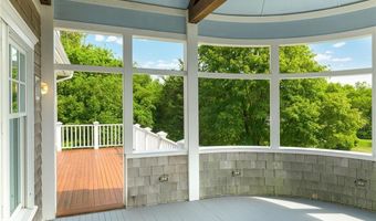 21 Bonnet View Dr, Jamestown, RI 02835