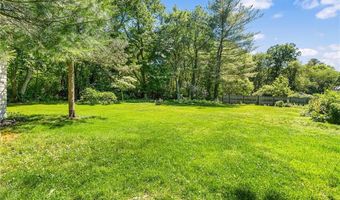 105 Fairfield Dr, North Kingstown, RI 02852