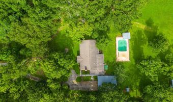 8474 Woolmarket Rd, Biloxi, MS 39532