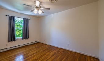 49 Canterbury Dr, Athens, OH 45701