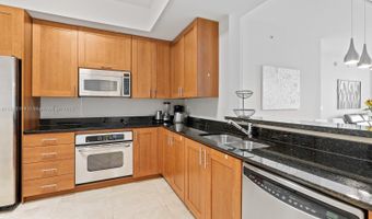 3340 NE 190th St 405, Aventura, FL 33180