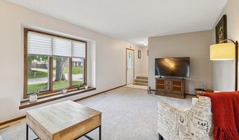 1304 7th St NW, Altoona, IA 50009