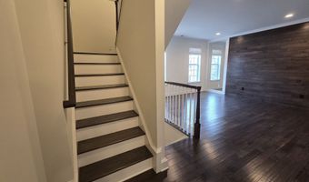 12 Putnam Ln, Danbury, CT 06810