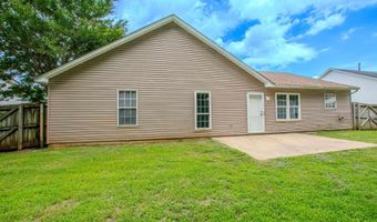 218 Hunters Run Dr, Benton, AR 72015