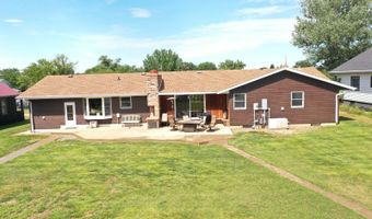 203 3rd Ave SW, Bowman, ND 58623