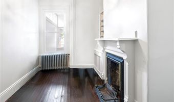 306 Broadway Ave 306-310, Newport, RI 02840