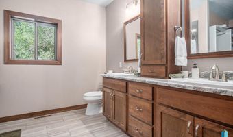 48191 Three River Cir, Brandon, SD 57005