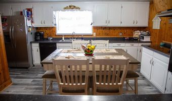 1758 Easons Bluff Rd, Baxley, GA 31513