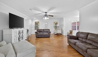 82 Drury Ln, Albertville, AL 35950