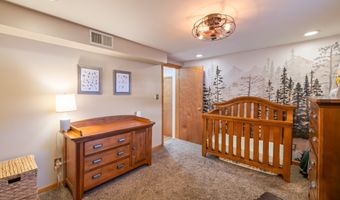 1014 Greene St, Adel, IA 50003