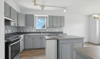 21059 Lawrence 2072, Ash Grove, MO 65604