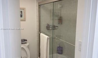 3625 N Country Club Dr 2305, Aventura, FL 33180