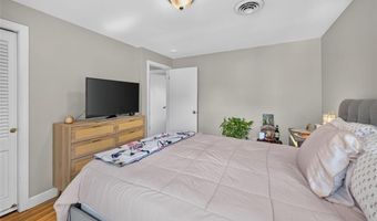 44 Cliff Ave, Cranston, RI 02920