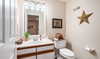 801 Whetstone Ct, Bellefontaine, OH 43311
