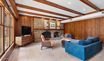 112 Swallow Dr, Brandon, MS 39047