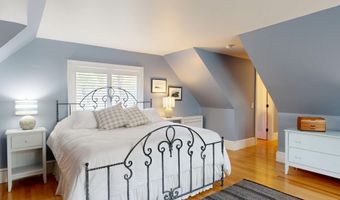 75 Court St, Belfast, ME 04915