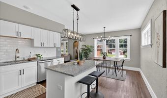 8025 McGee St, Affton, MO 63123