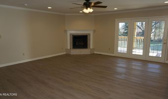 867 Westgate Dr, Alcoa, TN 37701