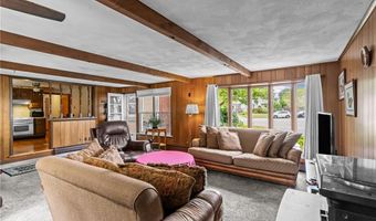 174 Lawnacre Dr, Cranston, RI 02920