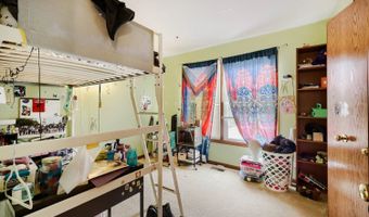 1721 Dorchester Ave, Algonquin, IL 60102