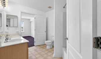 2 FOXFIELD Ct, Bear, DE 19701