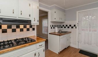 376 E Blackwell St, Andover, NJ 07801