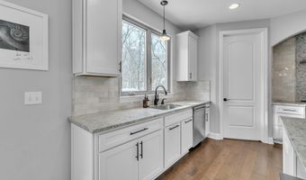 1091 Green Rd, Ann Arbor, MI 48105