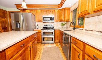 190 Wyeth Dr, Amherst, NY 14068