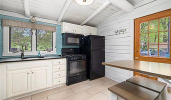 4 Ottawa Trl, Narragansett, RI 02882