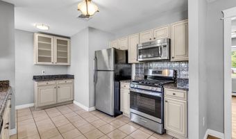 55 South Ave, Bayville, NJ 08721