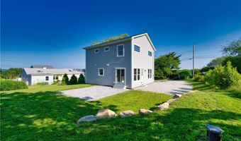24 Seaspray Way, Little Compton, RI 02837
