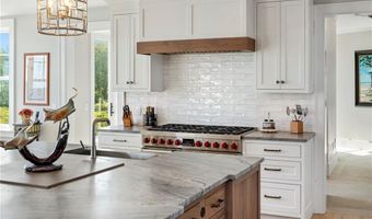 71 Cliff Dr, Narragansett, RI 02882