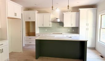 1050 E Chamberlin Dr, Asheboro, NC 27205