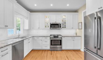 22 Woodland Ave, Manasquan, NJ 08736