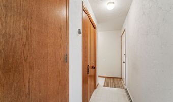 1670 W ROSELAWN Dr, Appleton, WI 54914