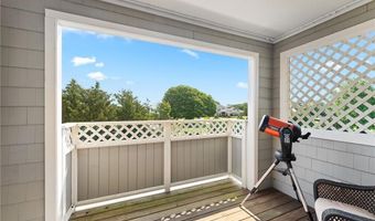 27 Eagle Dr, North Kingstown, RI 02852