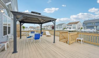 18 Peaksail Dr, Bayville, NJ 08721