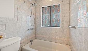 20 Sunshine Ln, Amityville, NY 11701