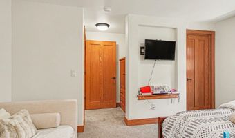 505 N Pasque Flower Trl, Brandon, SD 57005