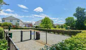 25066 CROXLEY GREEN Sq, Aldie, VA 20105