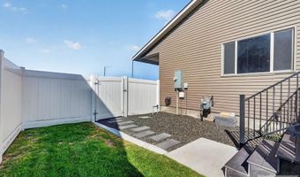 1027 Pinewood Ave, Chubbuck, ID 83202