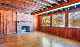 74 ADAMS POINT Rd, Barrington, RI 02806