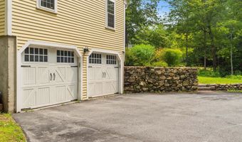 6 Winterberry Dr, Amherst, NH 03031