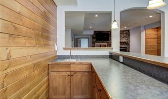 907 Sandalwood Dr, Altoona, WI 54720
