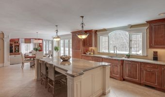 5 Pembroke Way, Bedford, NH 03110