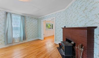202 Norfolk St, Bangor, ME 04401